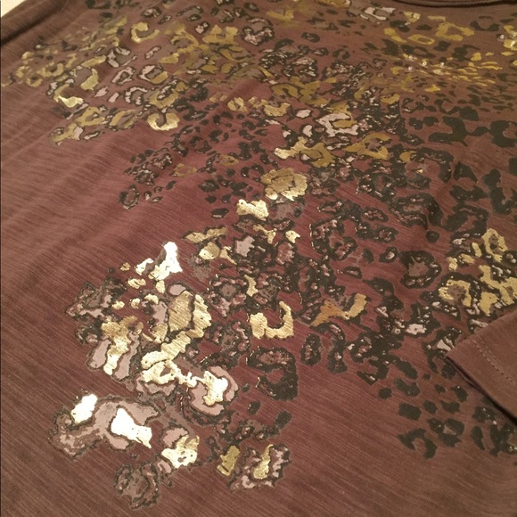 Brown top with metallic cougar print design - Picture 4 of 4